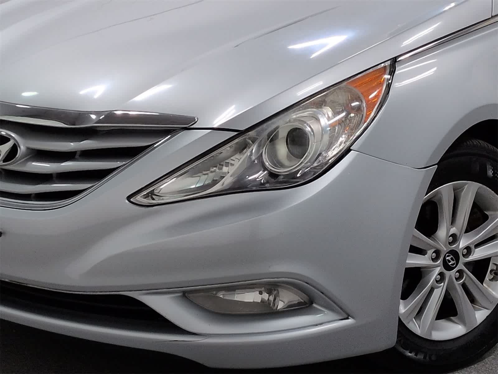Thumbnail: 2013 Hyundai Sonata - 11