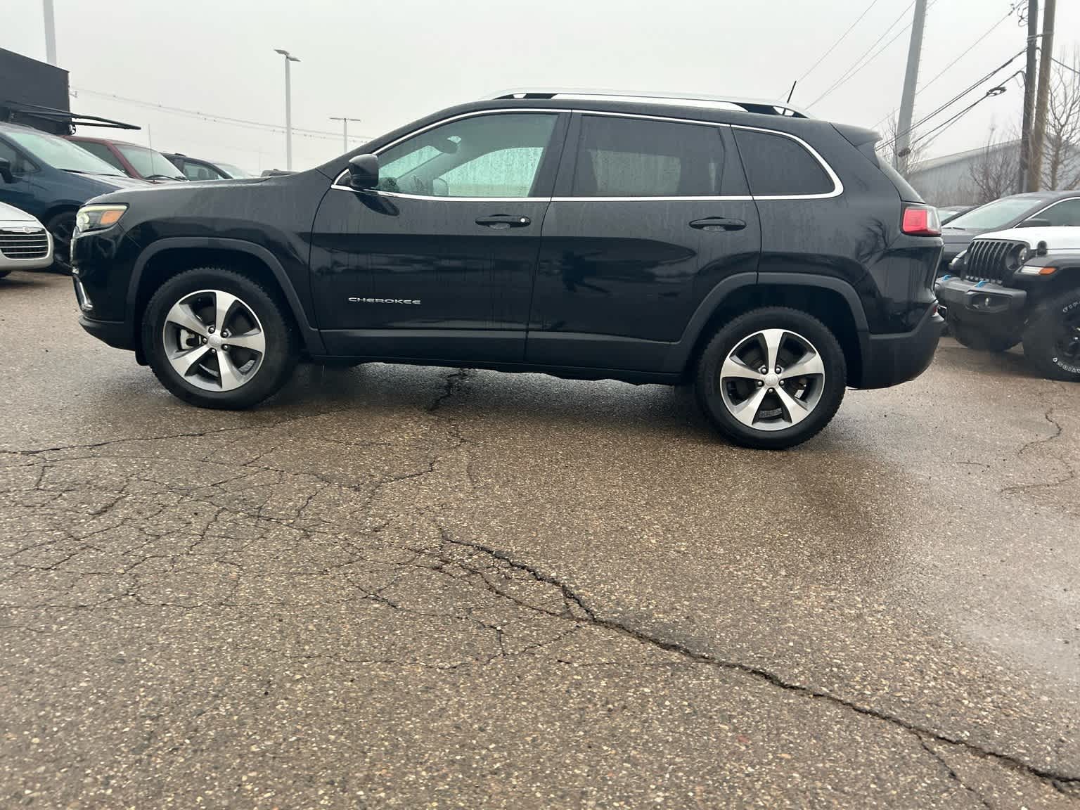 Thumbnail: 2021 Jeep Cherokee - 26