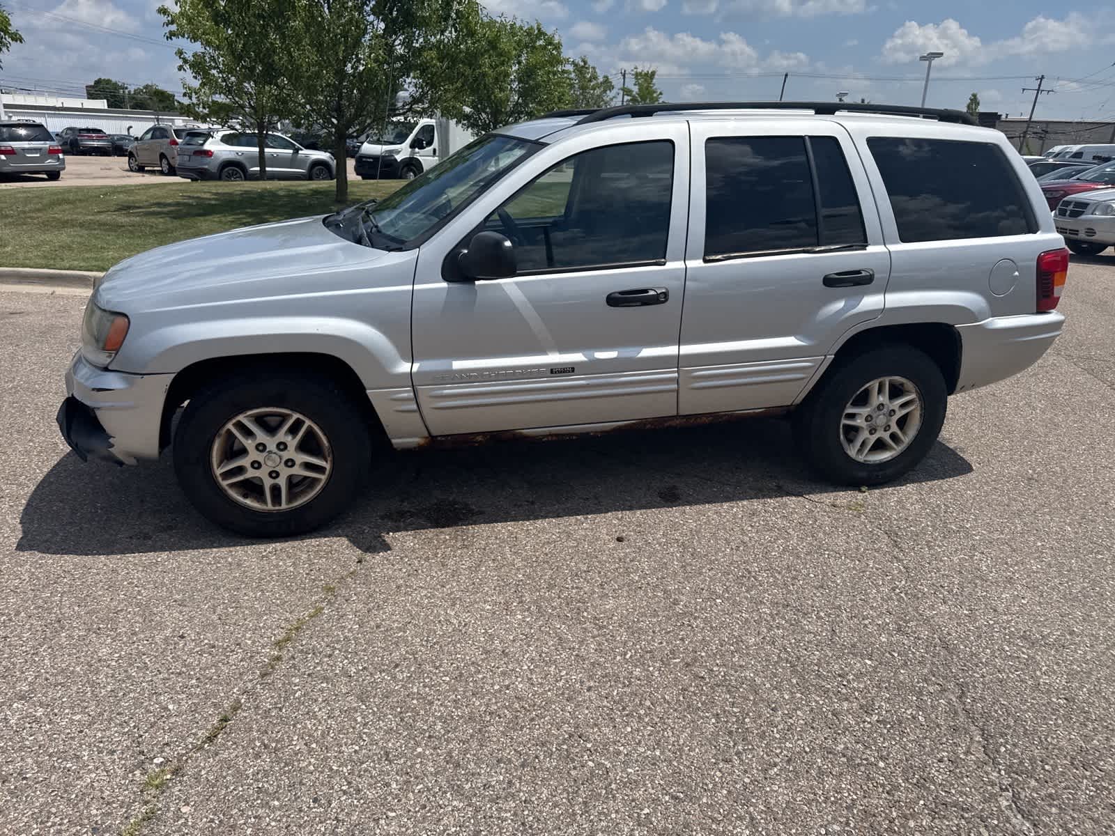 Thumbnail: 2004 Jeep Grand Cherokee - 25