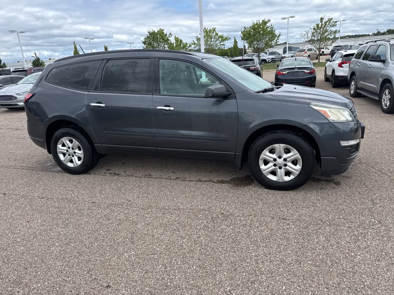 Thumbnail: 2014 Chevrolet Traverse - 12