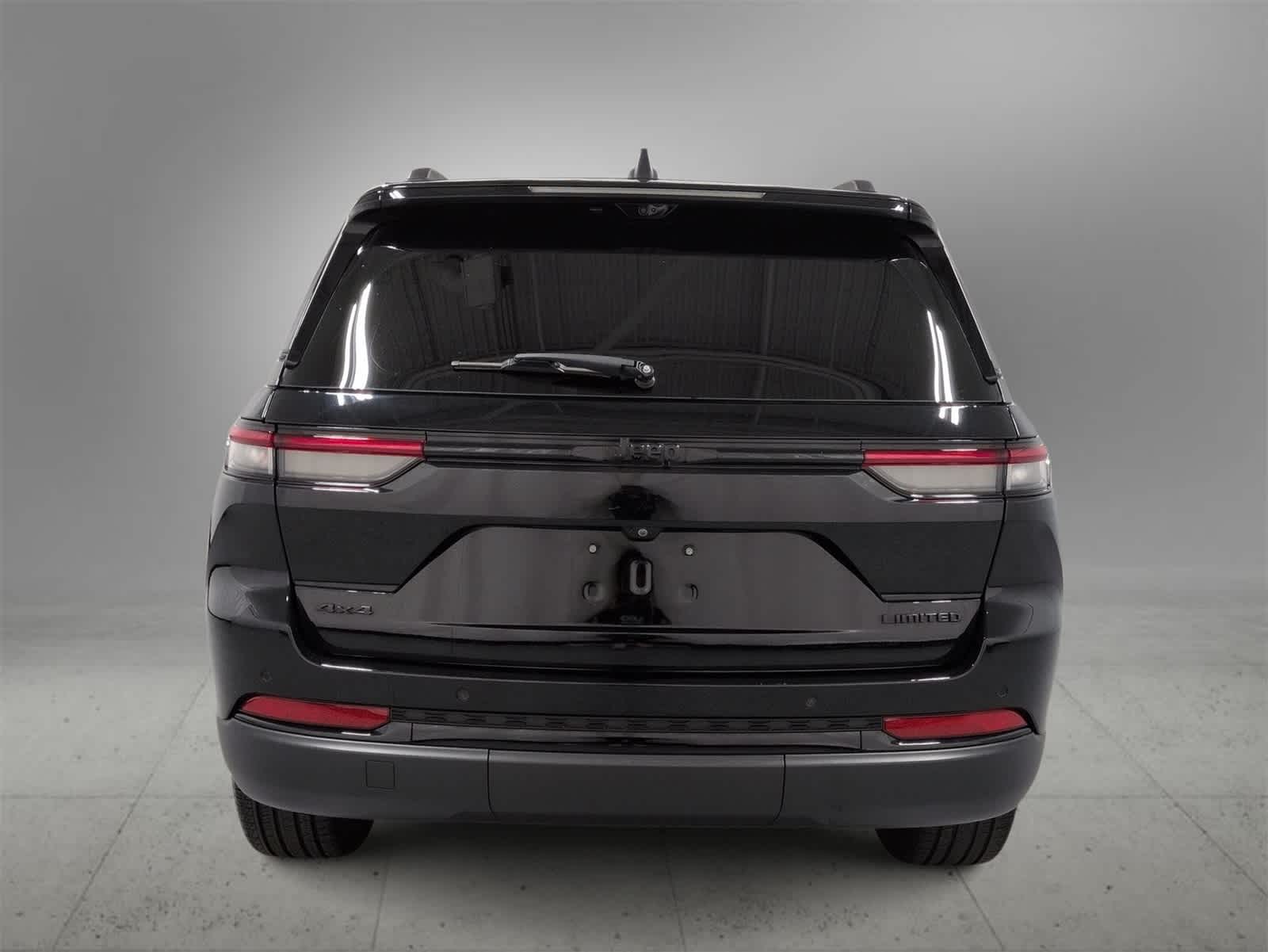 Thumbnail: 2023 Jeep Grand Cherokee - 7