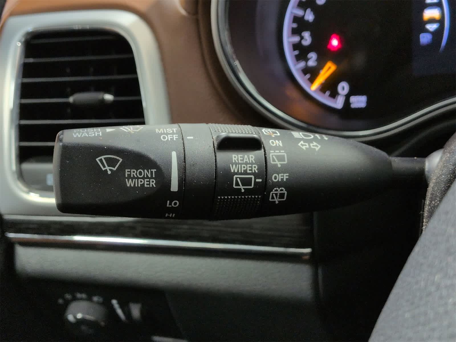 Thumbnail: 2019 Jeep Grand Cherokee - 29