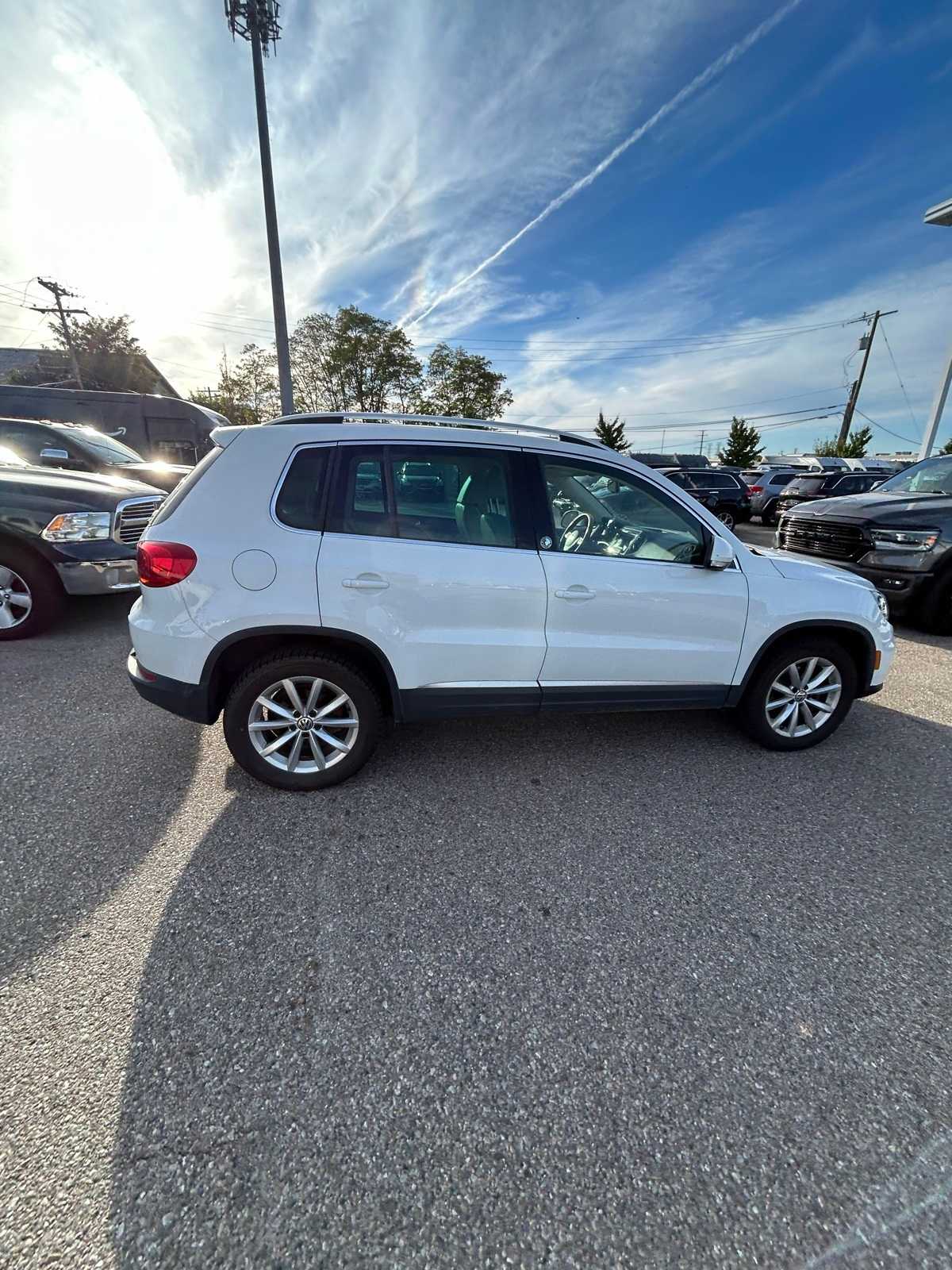 Thumbnail: 2017 Volkswagen Tiguan - 13