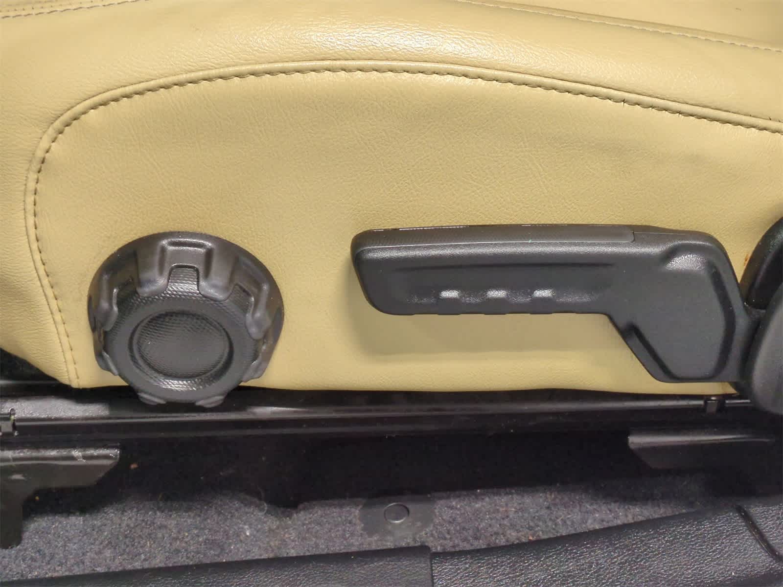 Thumbnail: 2018 Jeep Wrangler - 17