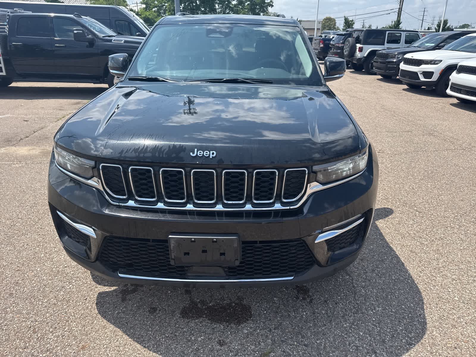 Thumbnail: 2023 Jeep Grand Cherokee - 4
