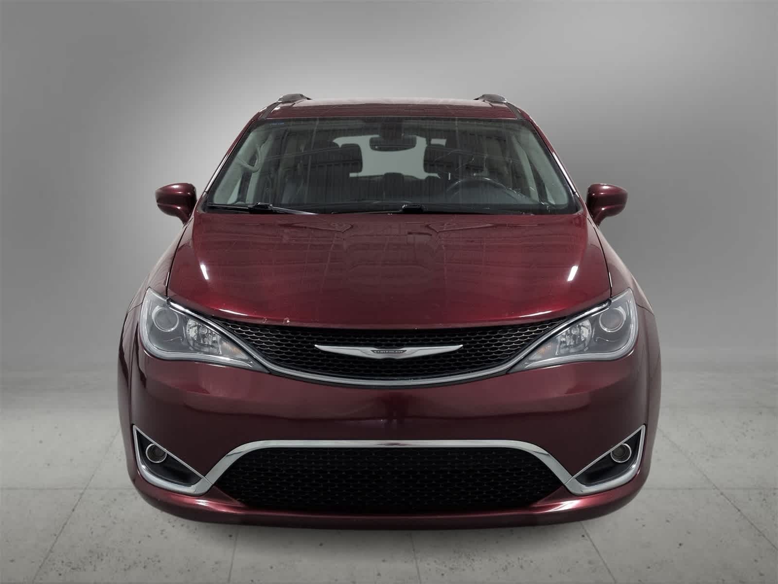 Thumbnail: 2017 Chrysler Pacifica - 3