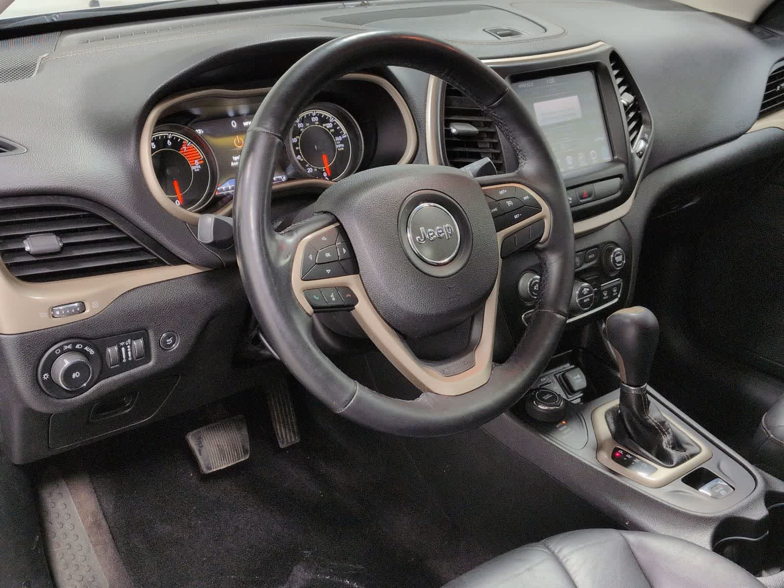 Thumbnail: 2018 Jeep Cherokee - 10