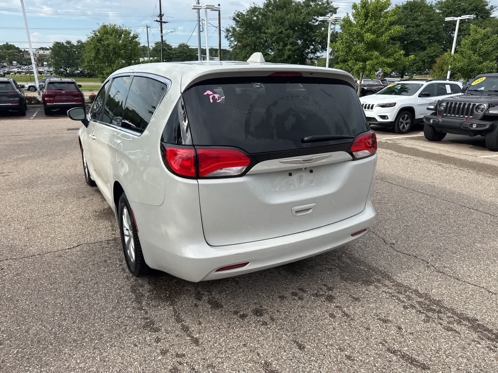 Thumbnail: 2017 Chrysler Pacifica - 23