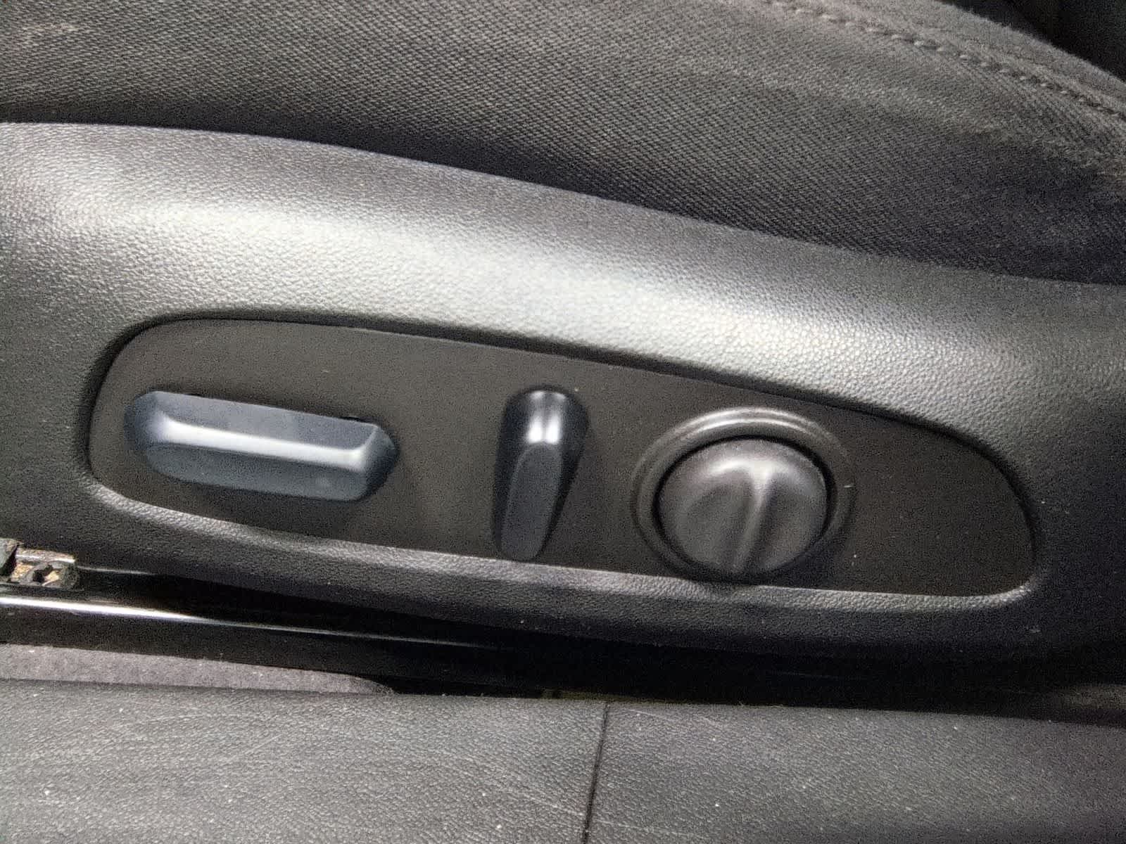 Thumbnail: 2023 Chevrolet Malibu - 18