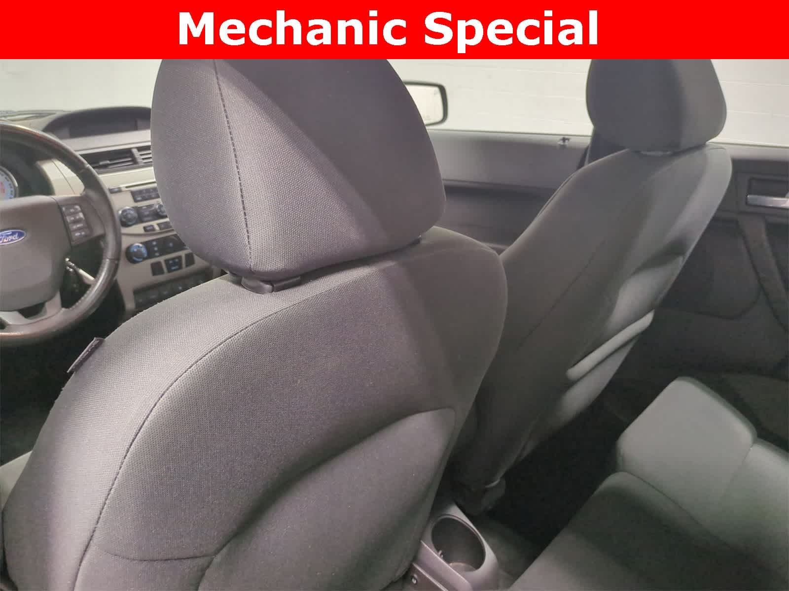 Thumbnail: 2010 Ford Focus - 18