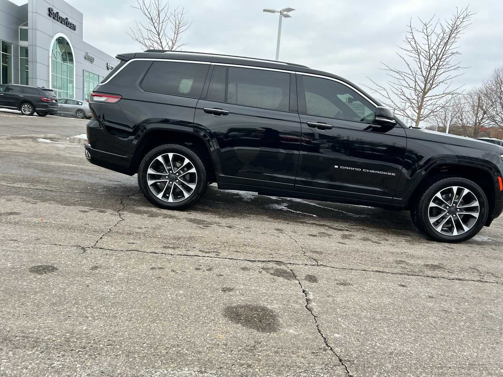 Thumbnail: 2023 Jeep Grand Cherokee L - 11