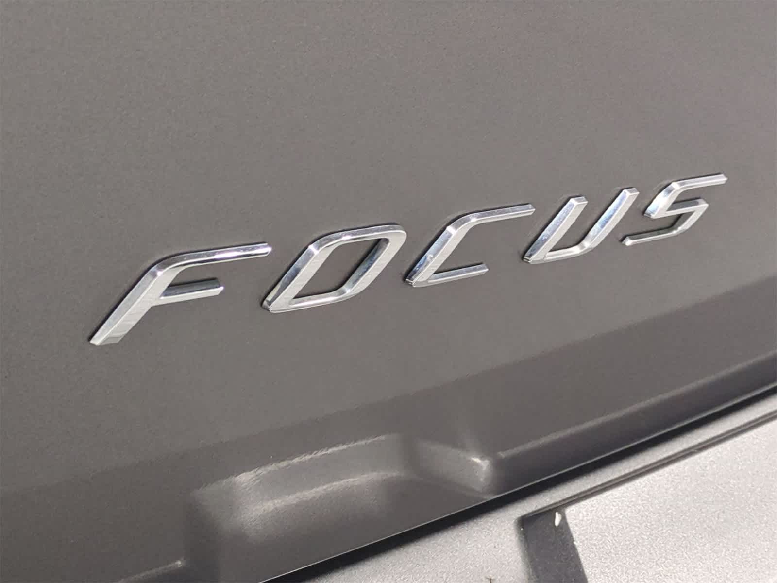 Thumbnail: 2010 Ford Focus - 13