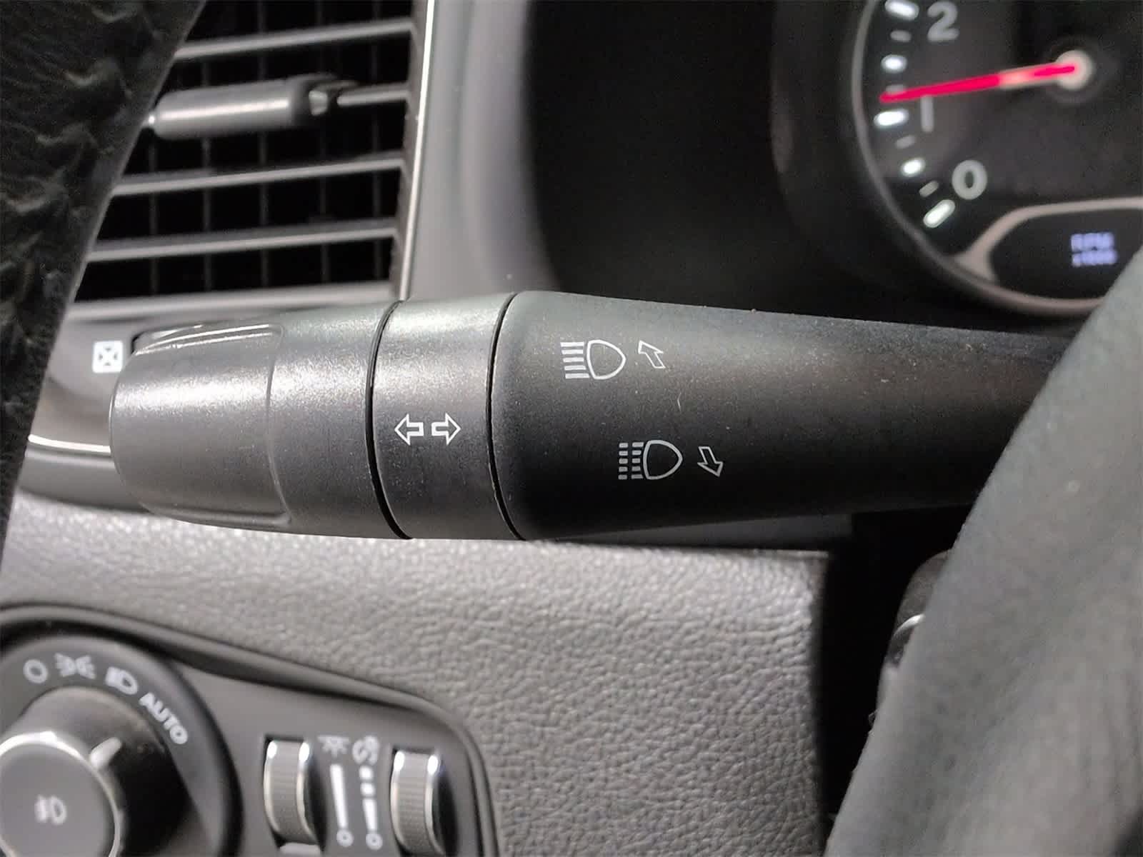 Thumbnail: 2019 Jeep Renegade - 28