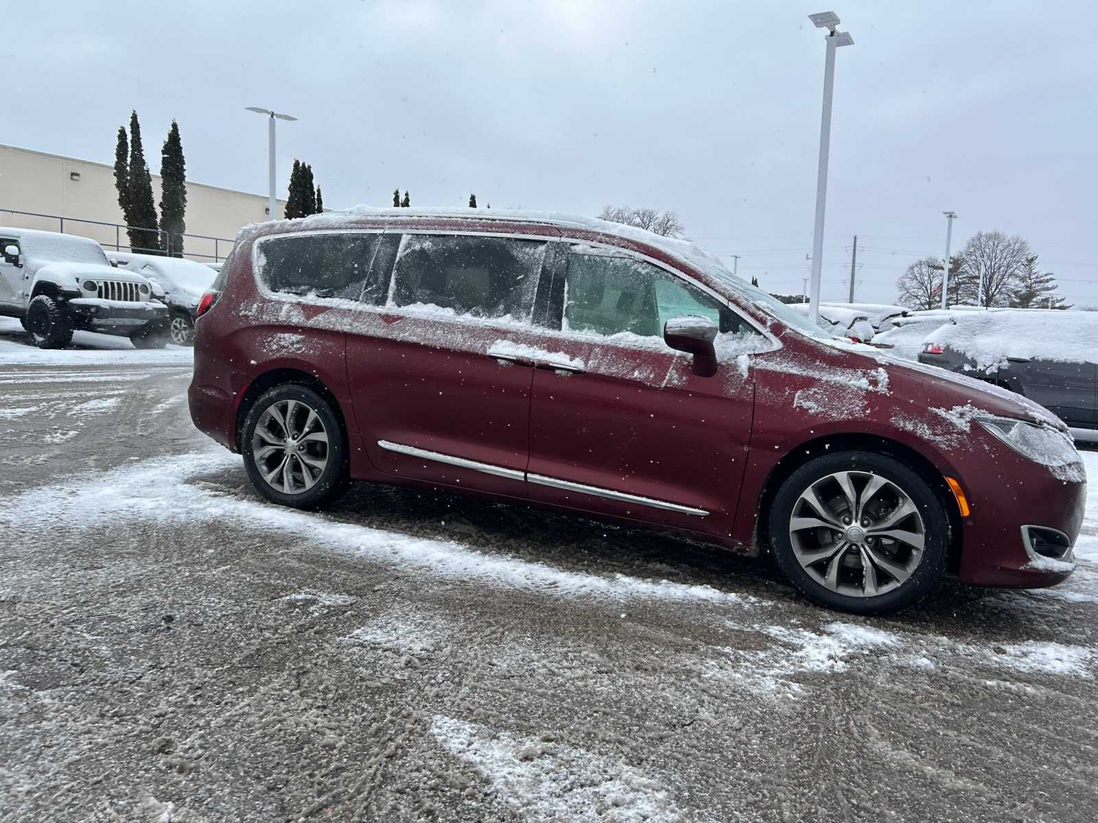 Thumbnail: 2019 Chrysler Pacifica - 12