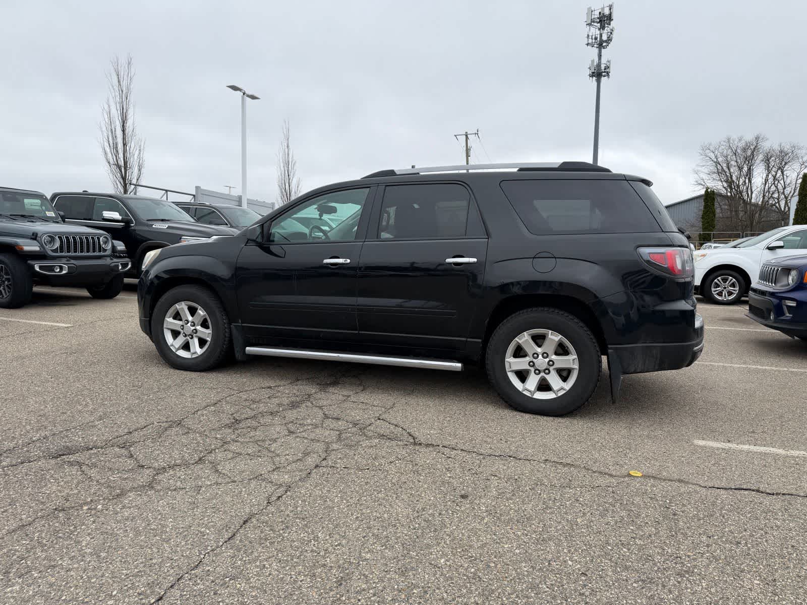 Thumbnail: 2016 GMC Acadia - 26