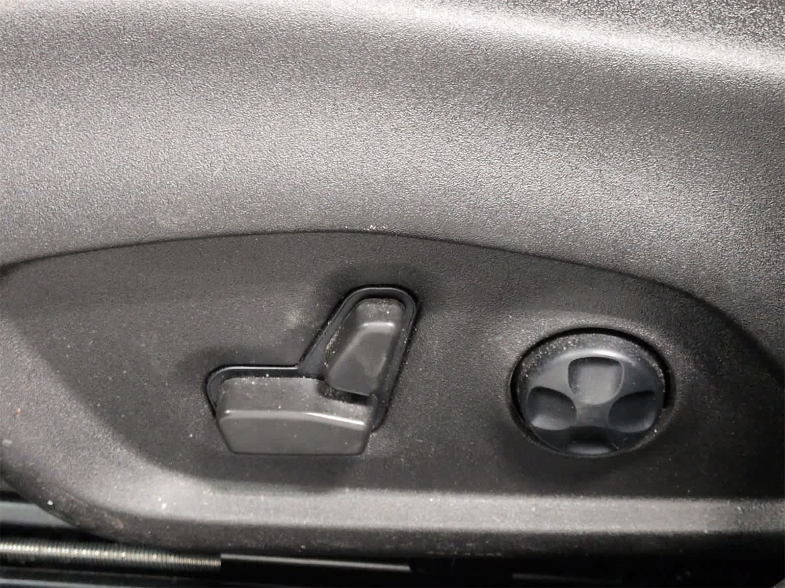 Thumbnail: 2021 Jeep Renegade - 18