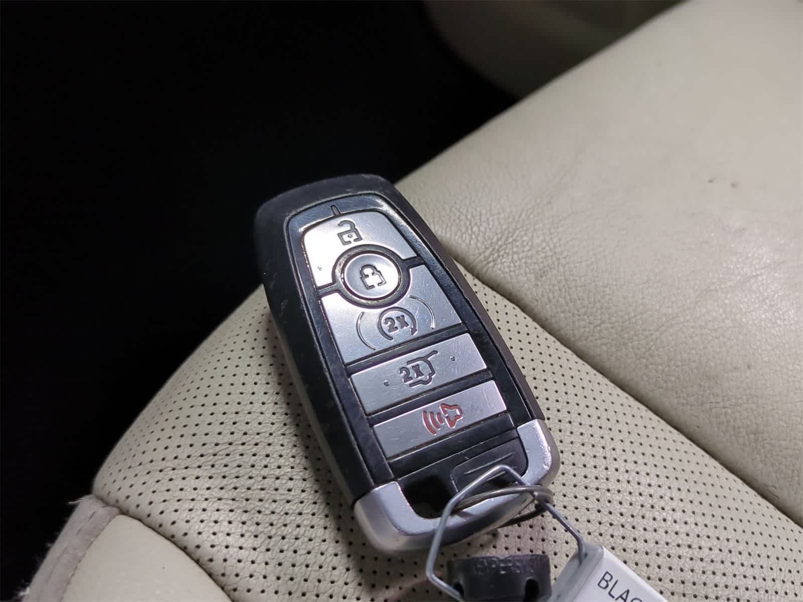 Thumbnail: 2020 Ford Edge - 38