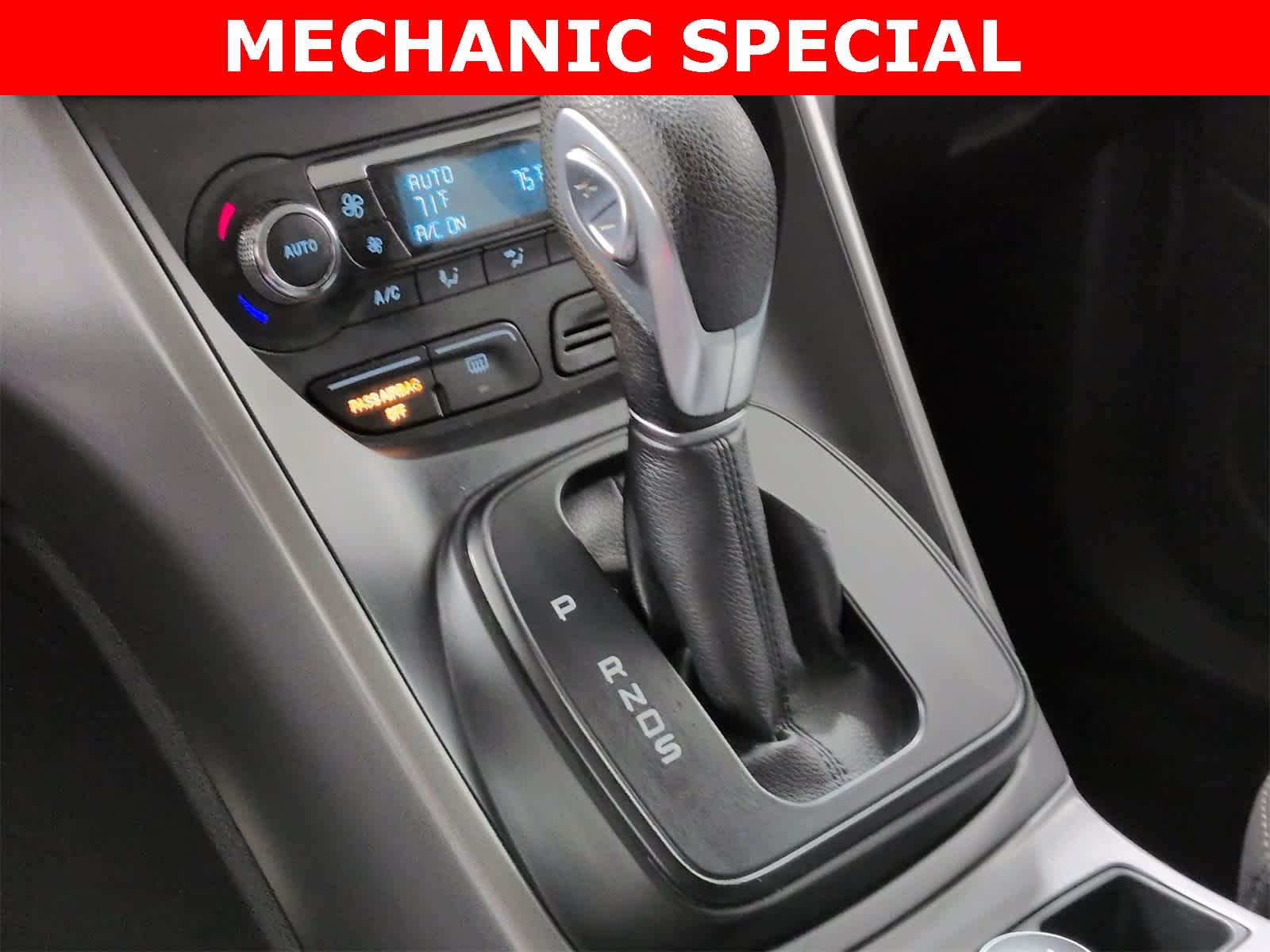 Thumbnail: 2016 Ford Escape - 32