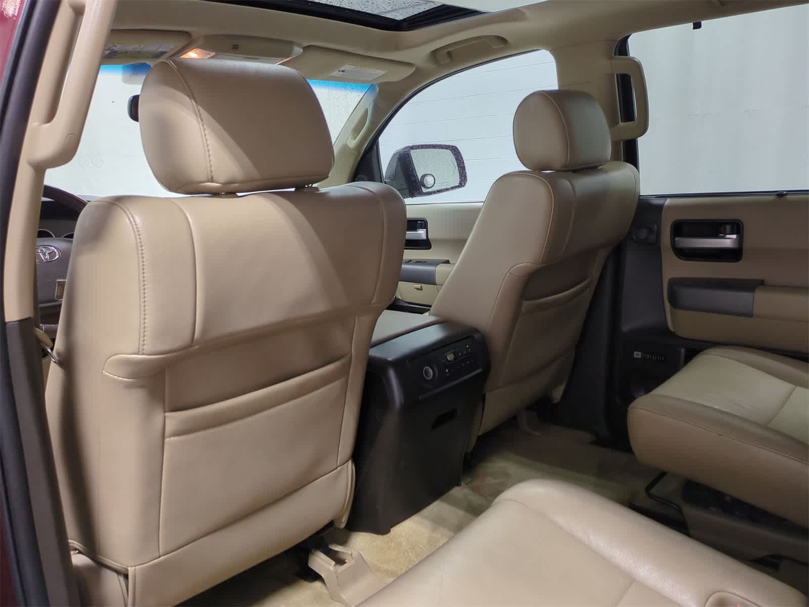 Thumbnail: 2011 Toyota Sequoia - 19