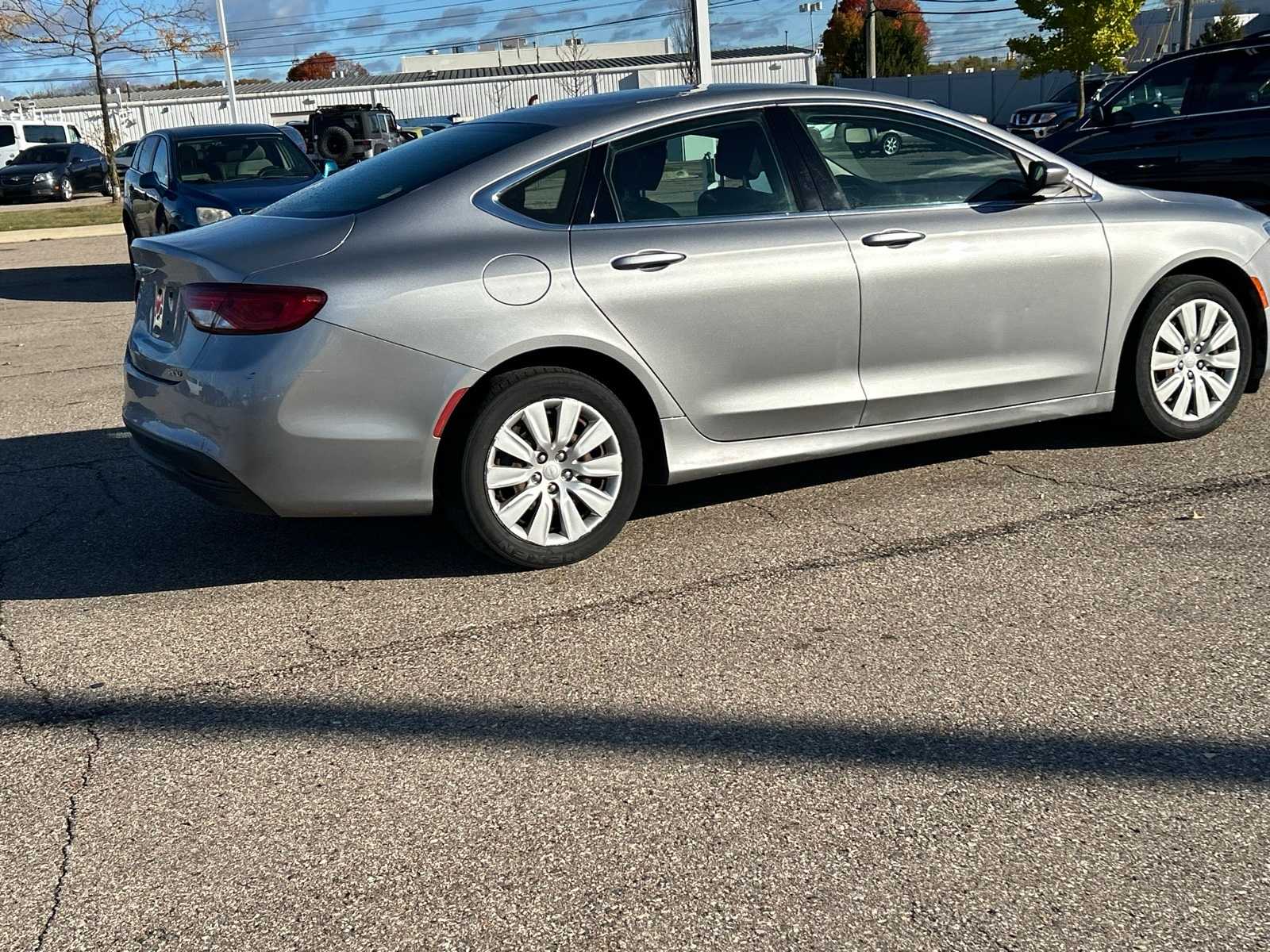 Thumbnail: 2015 Chrysler 200 - 19