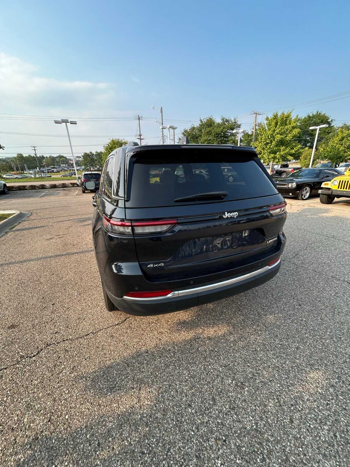 Thumbnail: 2023 Jeep Grand Cherokee - 21