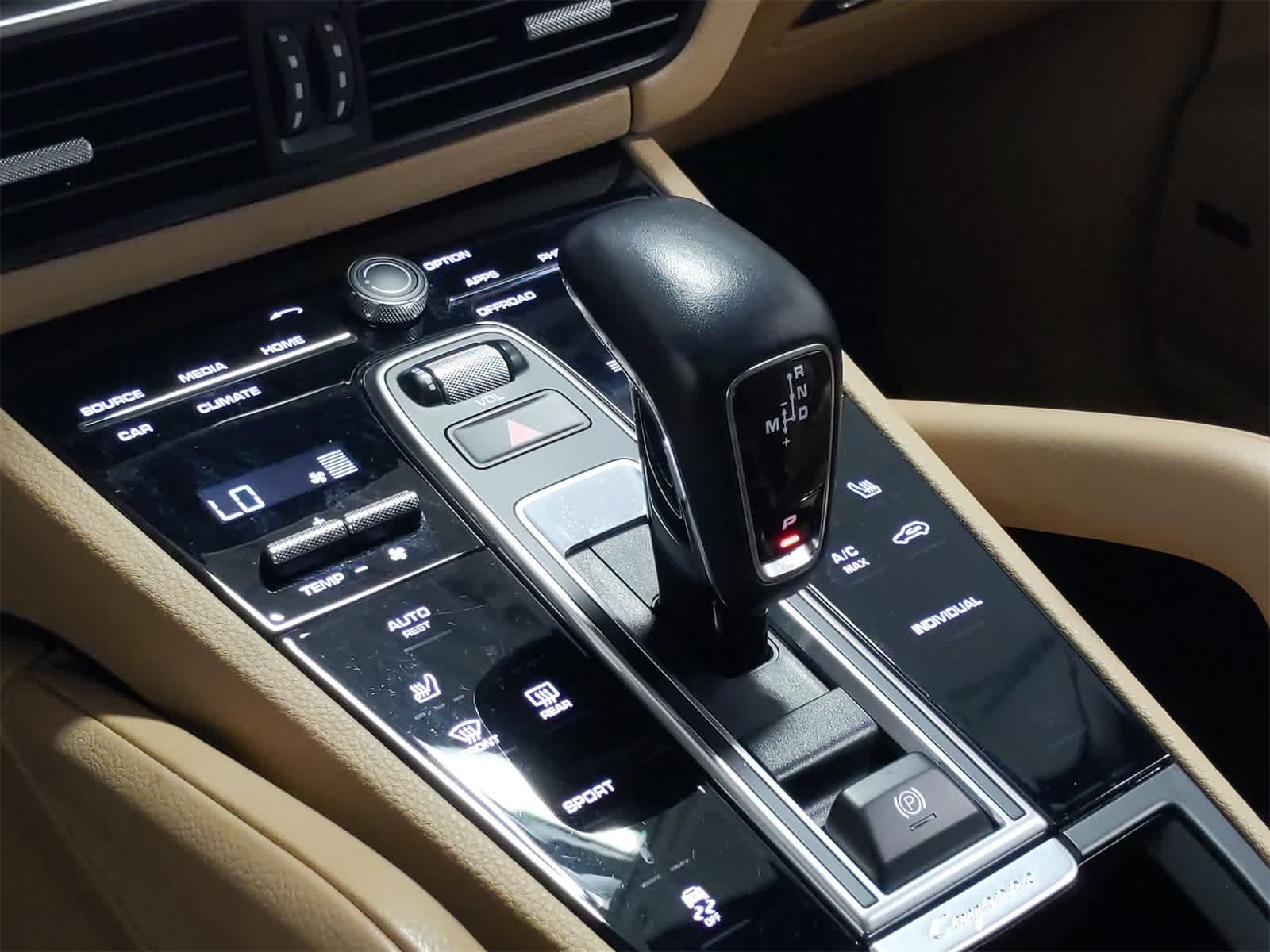 Thumbnail: 2023 Porsche Cayenne - 36