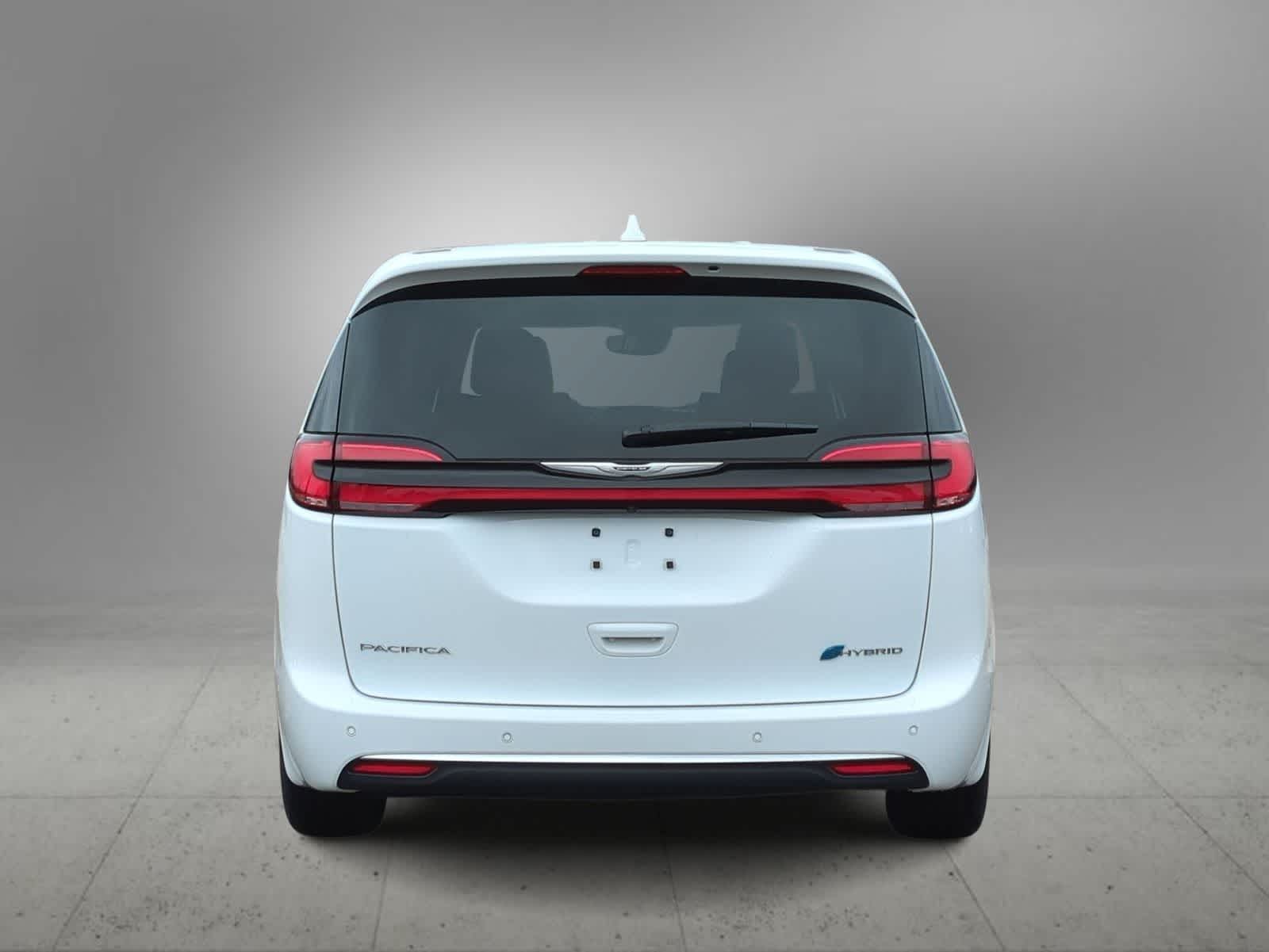 Thumbnail: 2022 Chrysler Pacifica - 7