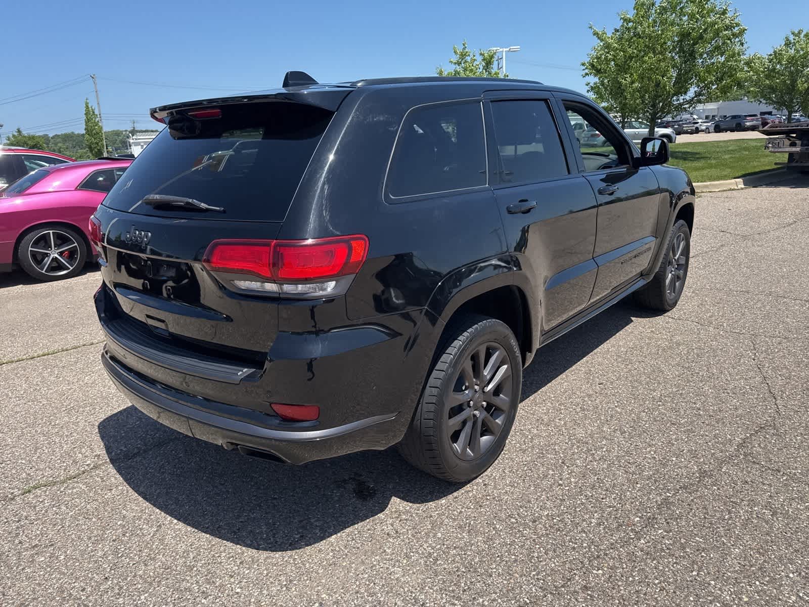 Thumbnail: 2018 Jeep Grand Cherokee - 20