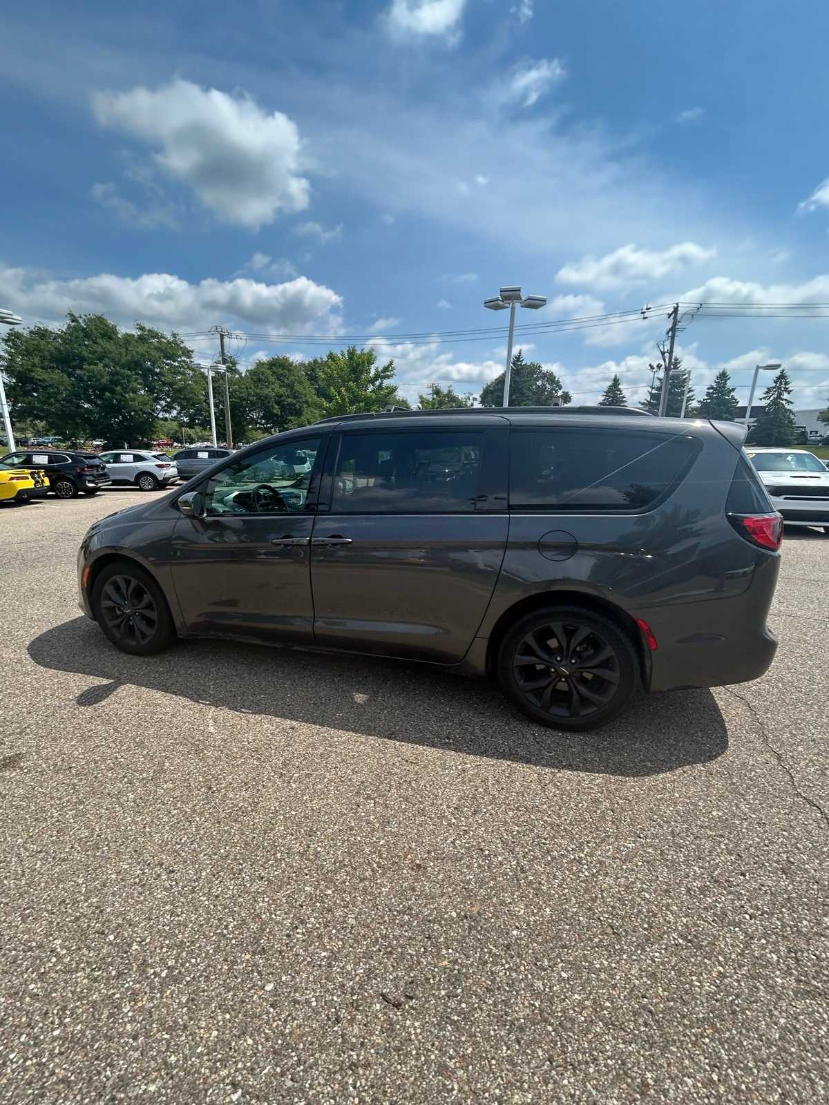 Thumbnail: 2019 Chrysler Pacifica - 26