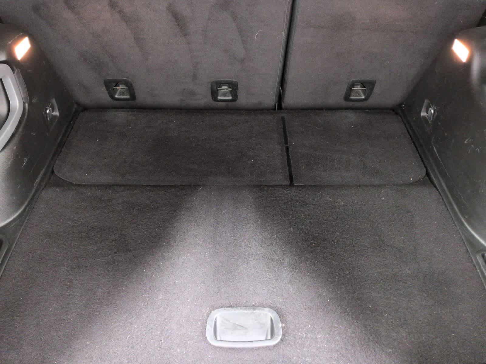 Thumbnail: 2017 Jeep Cherokee - 33