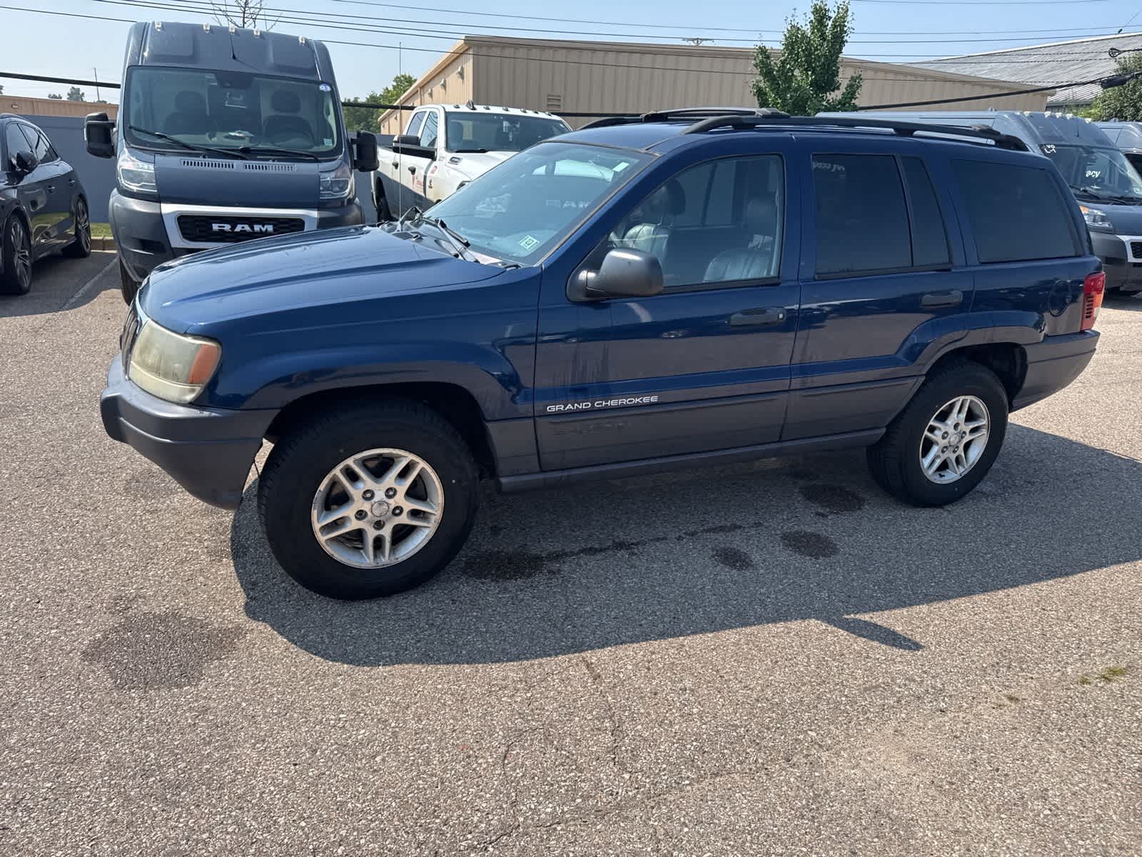 Thumbnail: 2003 Jeep Grand Cherokee - 22