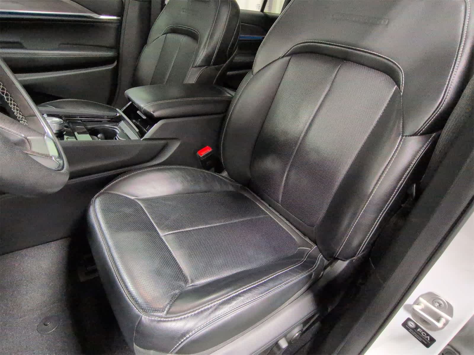 Thumbnail: 2023 Jeep Grand Cherokee L - 17