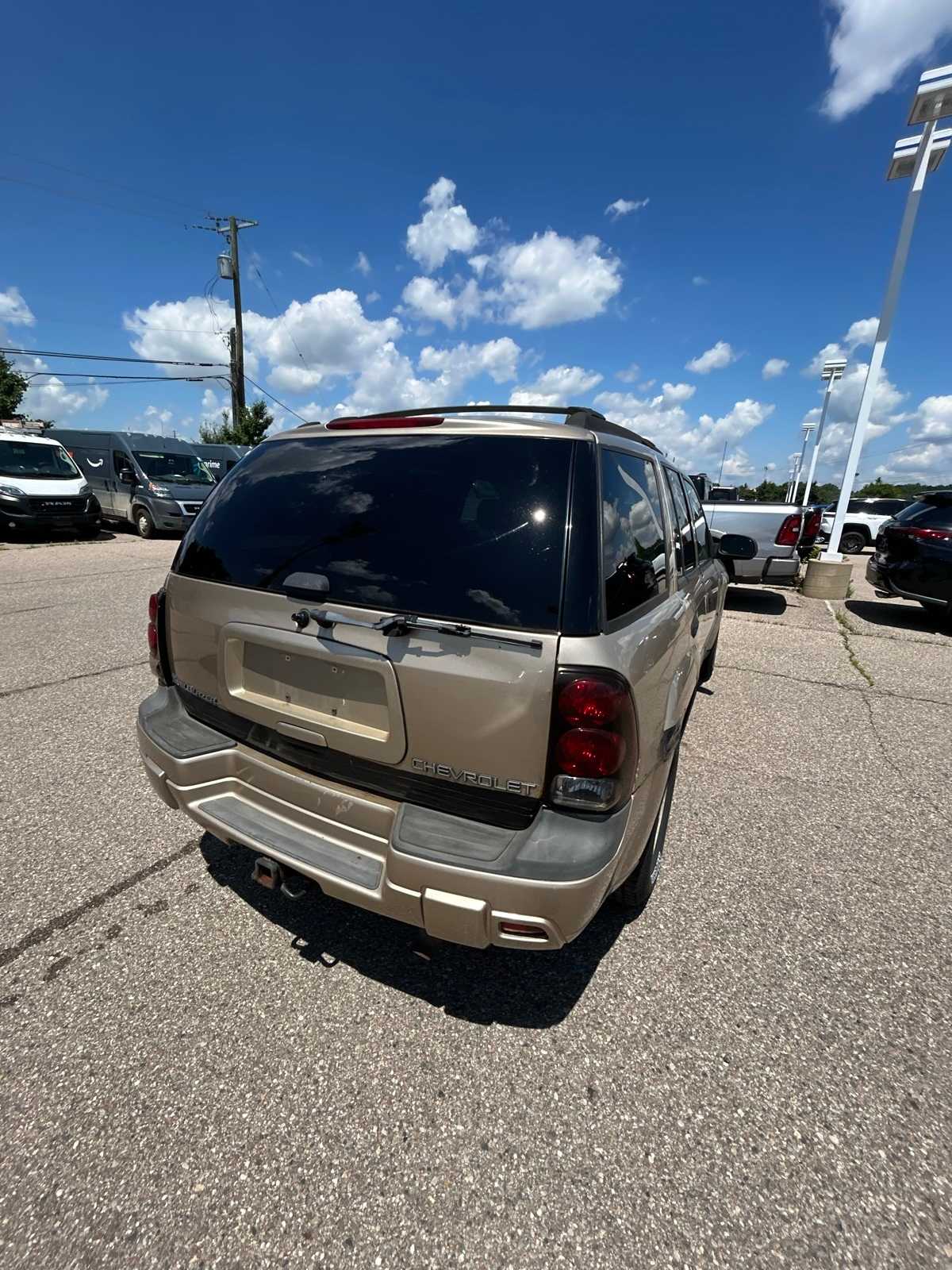 Thumbnail: 2004 Chevrolet TrailBlazer - 16