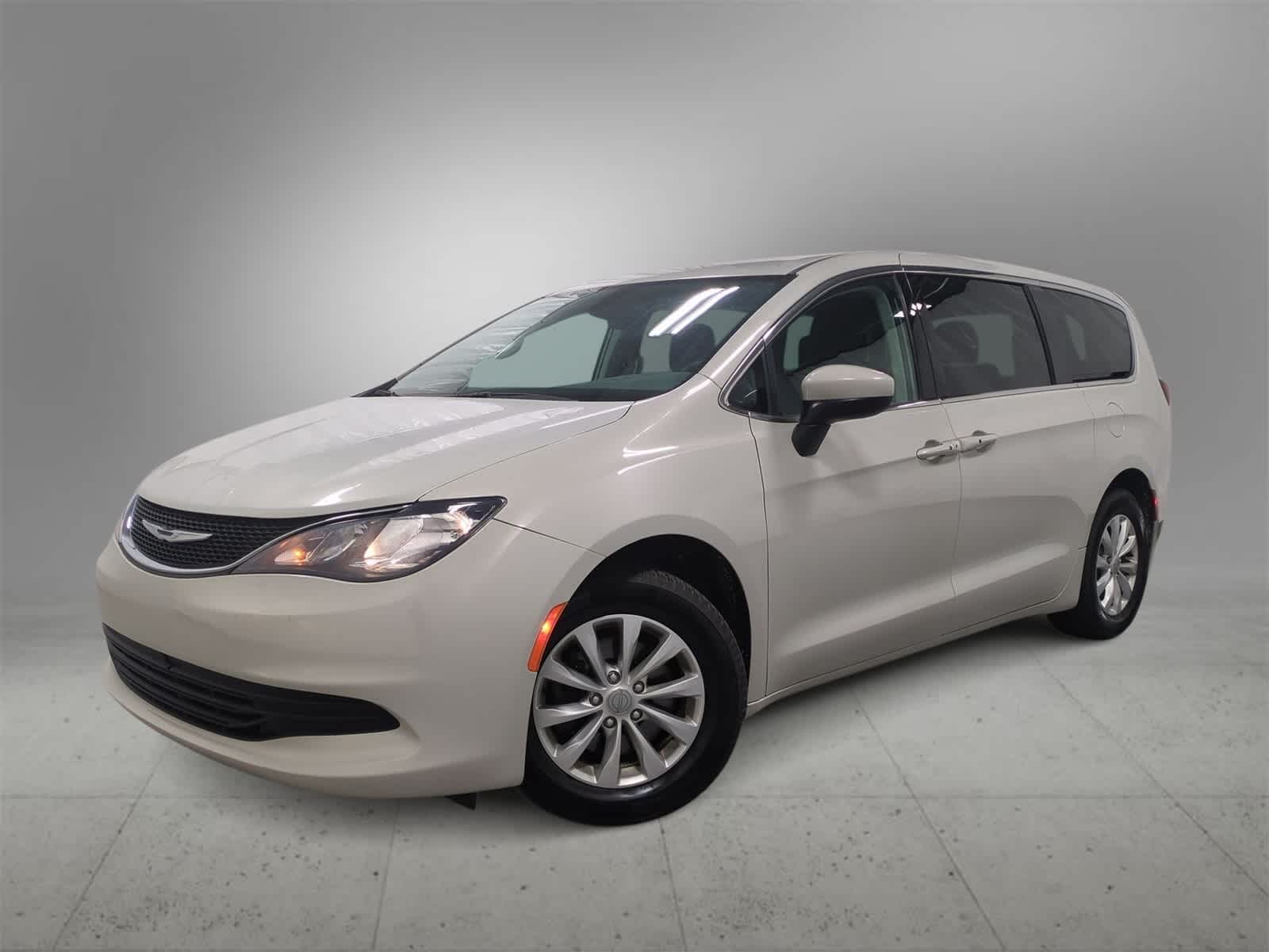 2017 Chrysler Pacifica Touring -
                  Farmington Hills, MI