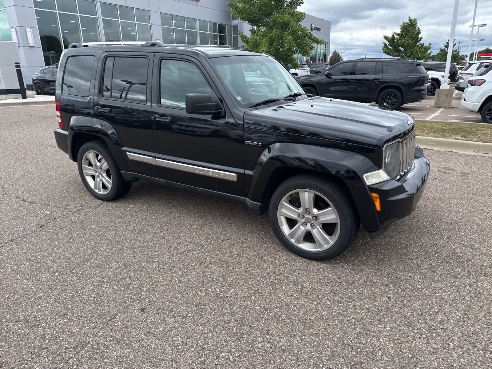 Thumbnail: 2012 Jeep Liberty - 9