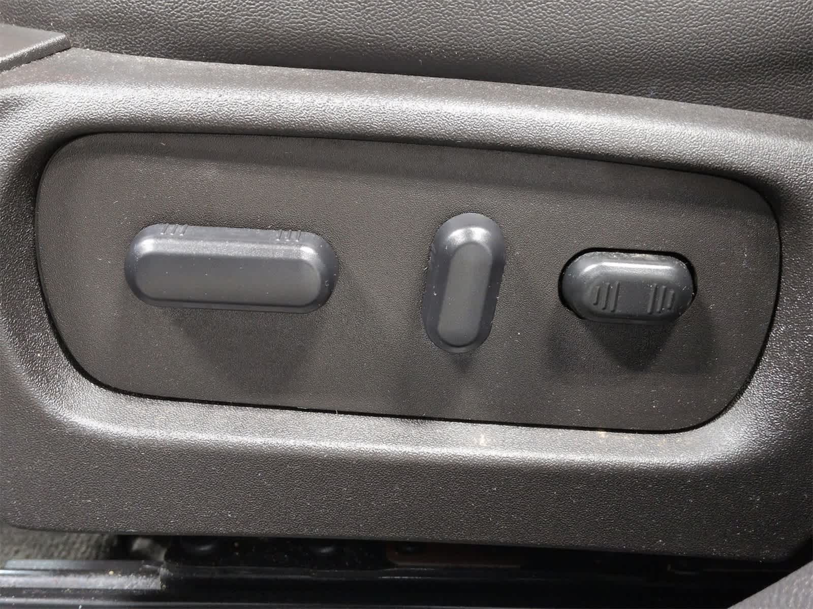 Thumbnail: 2016 Ford Taurus - 18