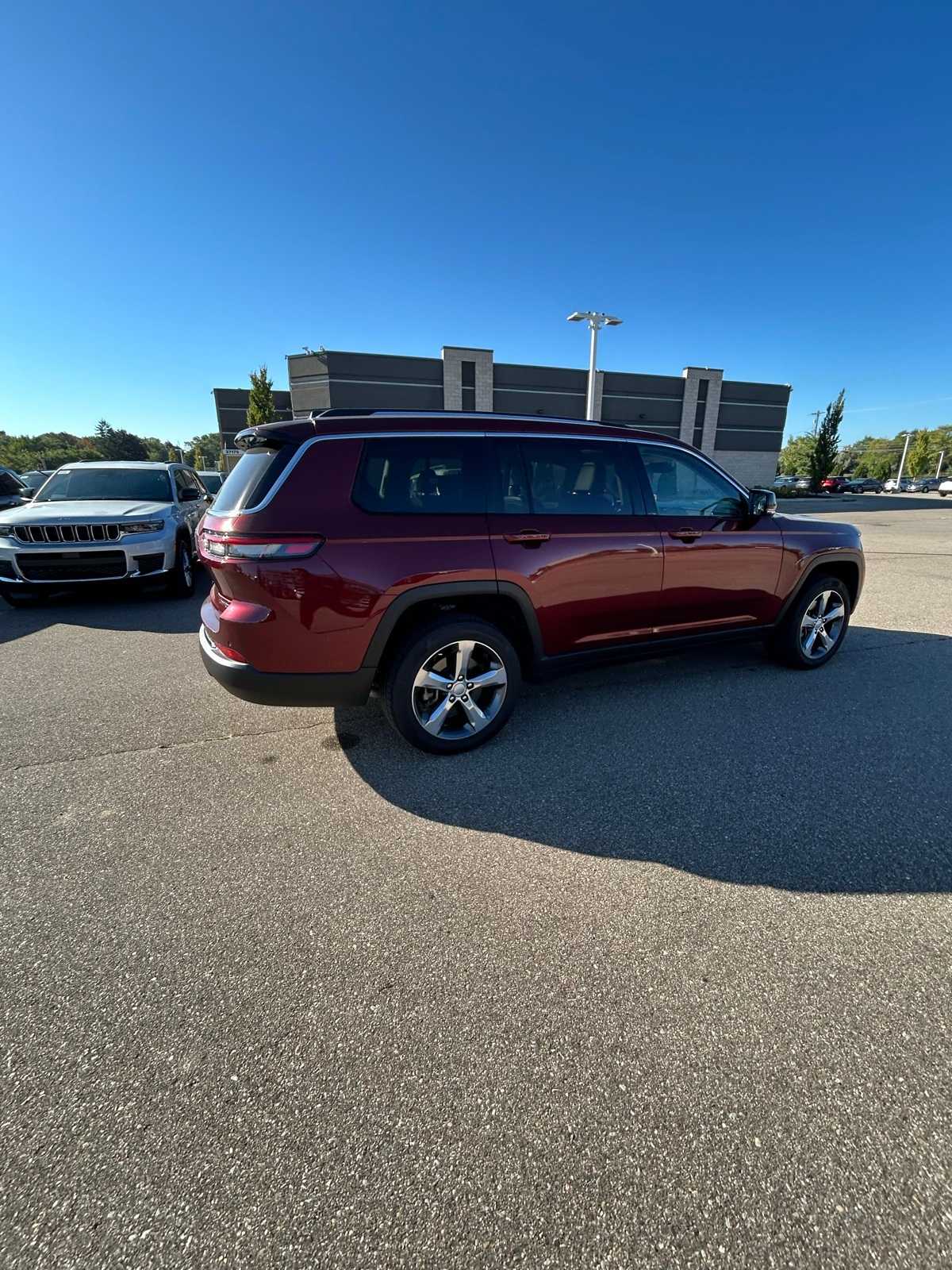Thumbnail: 2021 Jeep Grand Cherokee L - 17