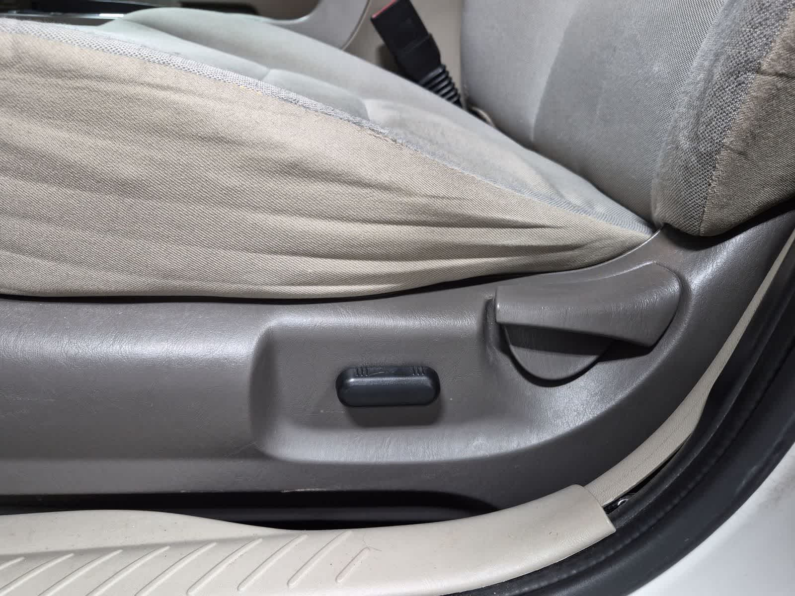 Thumbnail: 2011 Ford Escape - 23