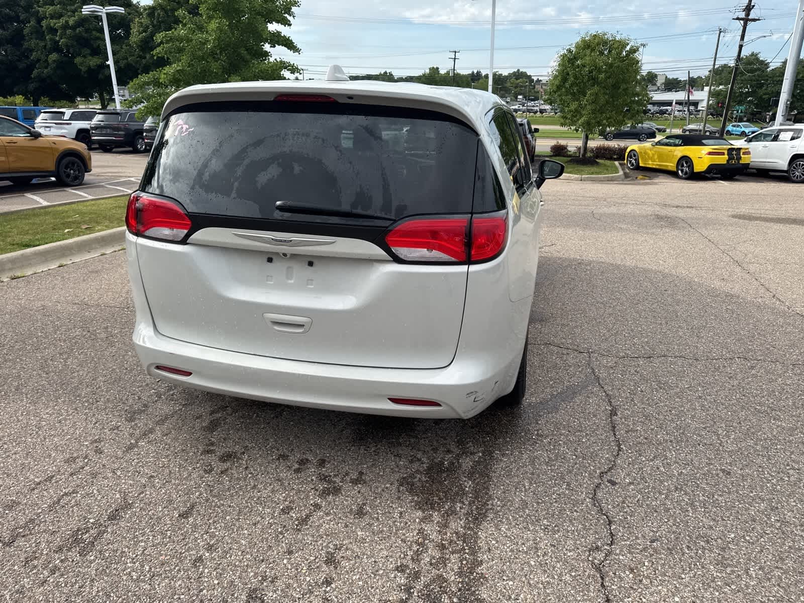 Thumbnail: 2017 Chrysler Pacifica - 20