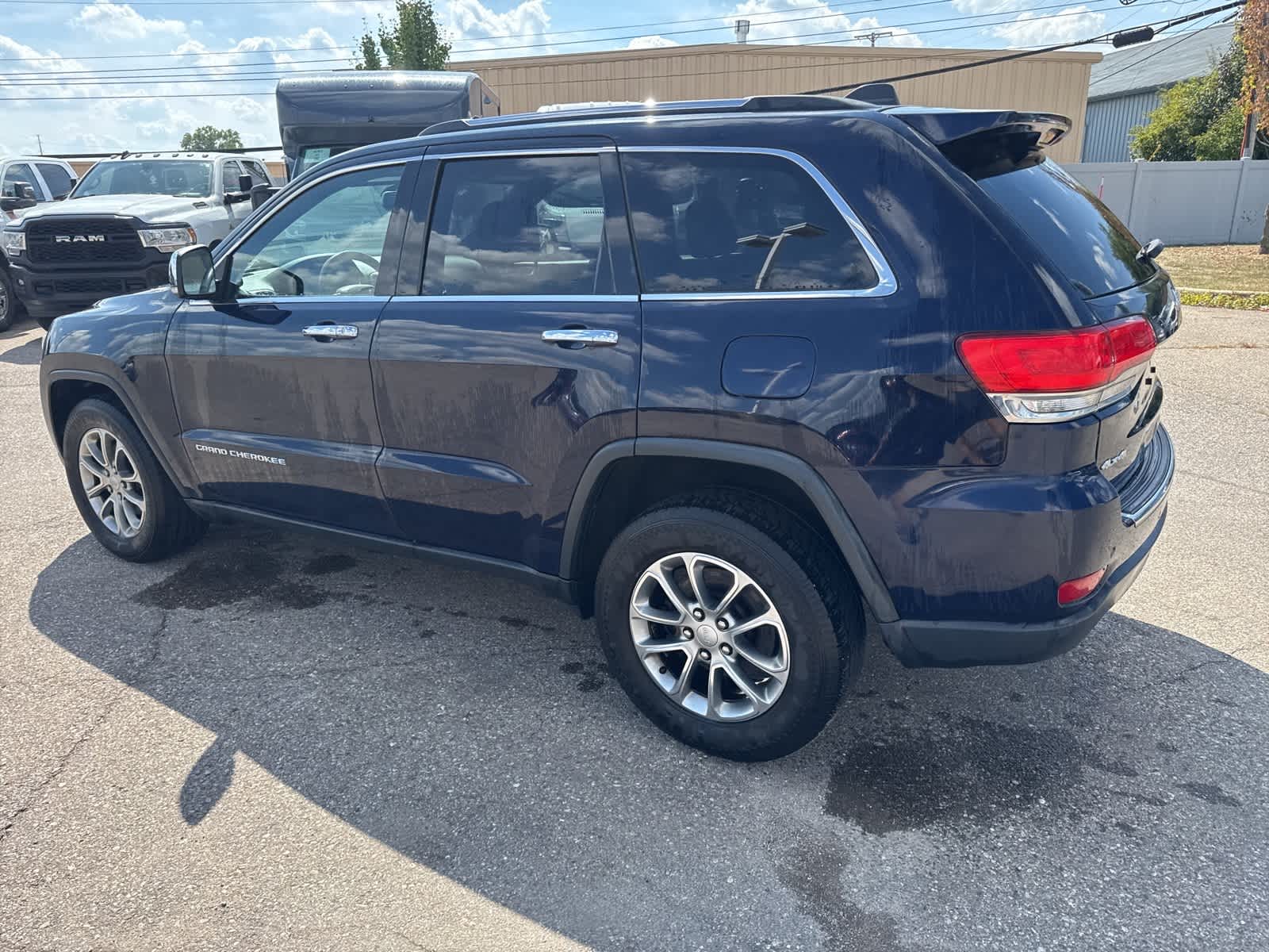 Thumbnail: 2015 Jeep Grand Cherokee - 23