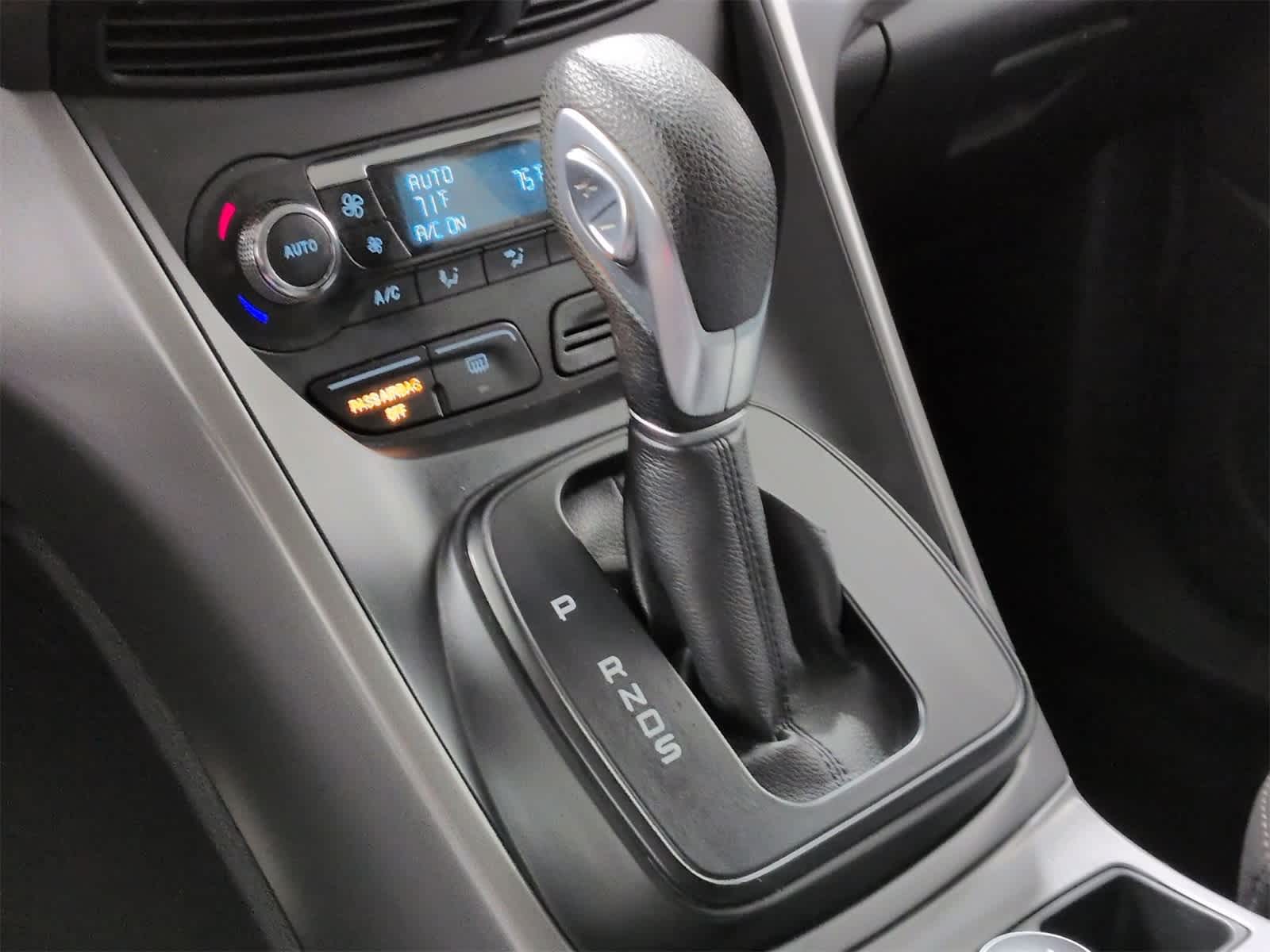 Thumbnail: 2016 Ford Escape - 32