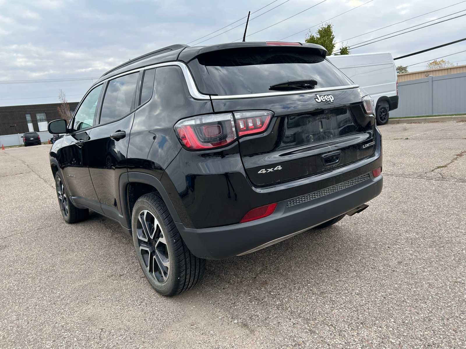 Thumbnail: 2022 Jeep Compass - 21