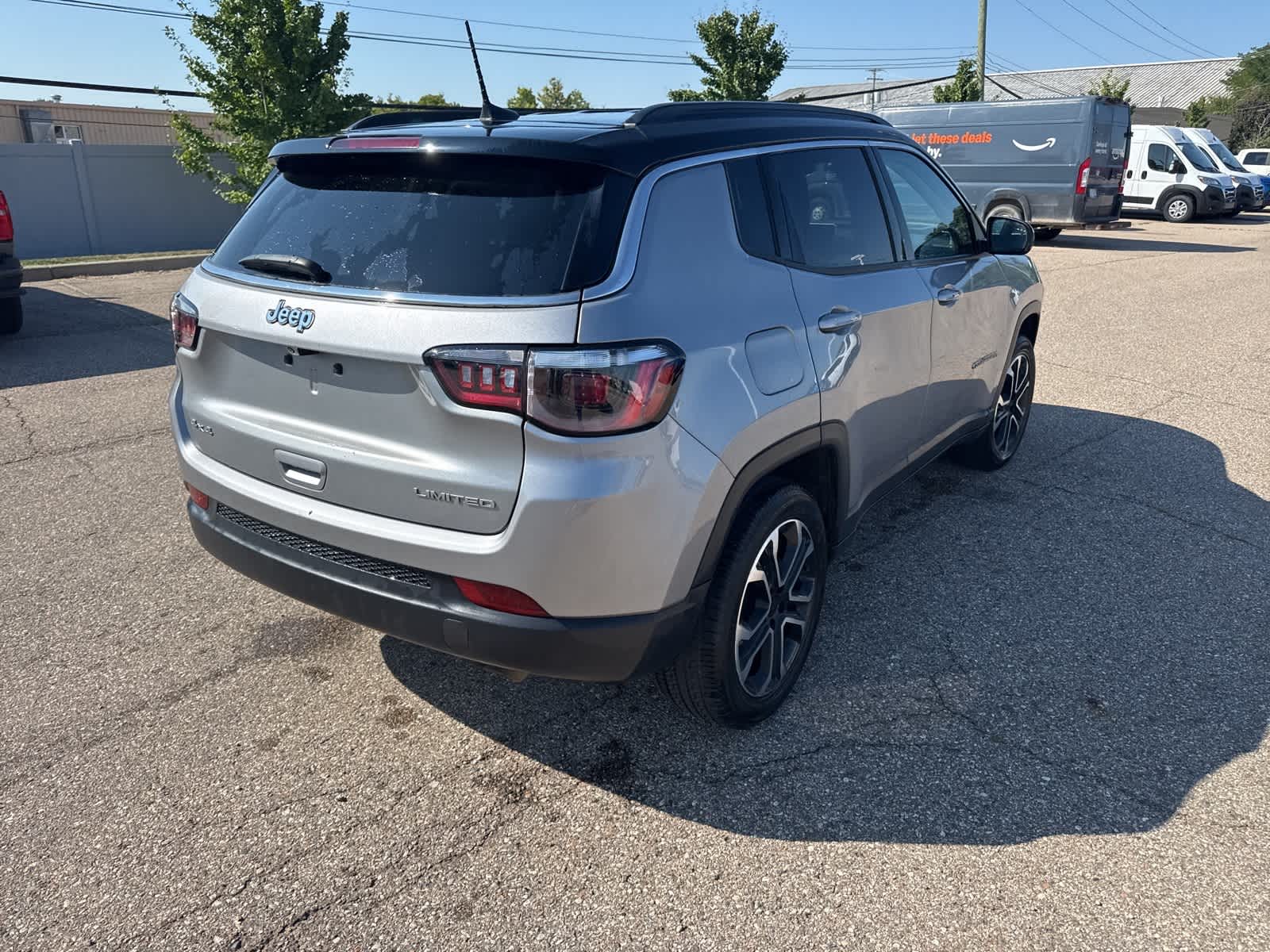 Thumbnail: 2022 Jeep Compass - 17