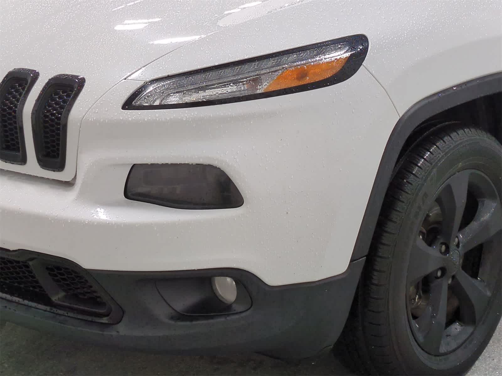 Thumbnail: 2016 Jeep Cherokee - 11