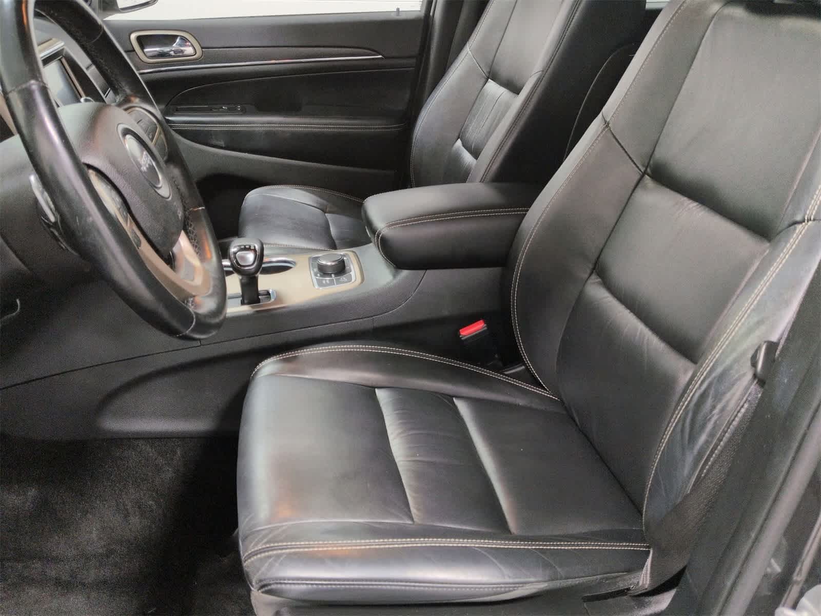 Thumbnail: 2015 Jeep Grand Cherokee - 17