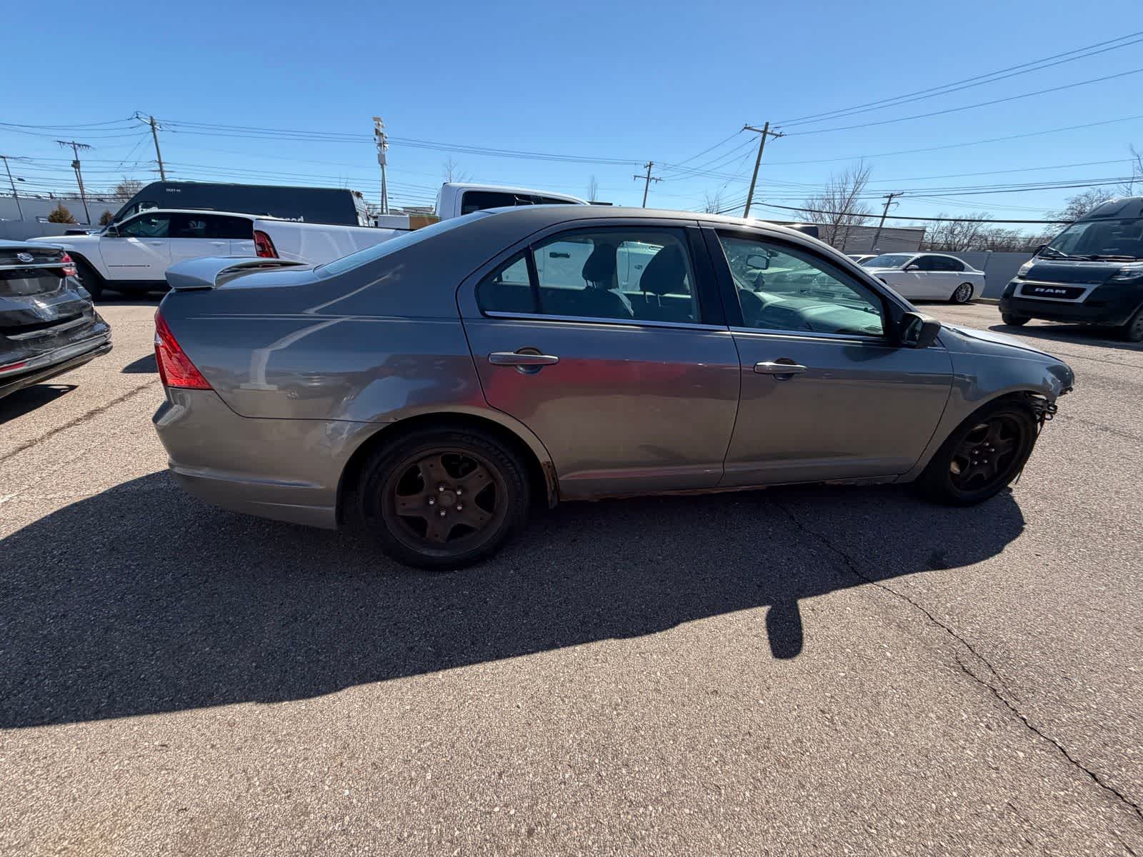 Thumbnail: 2010 Ford Fusion - 12