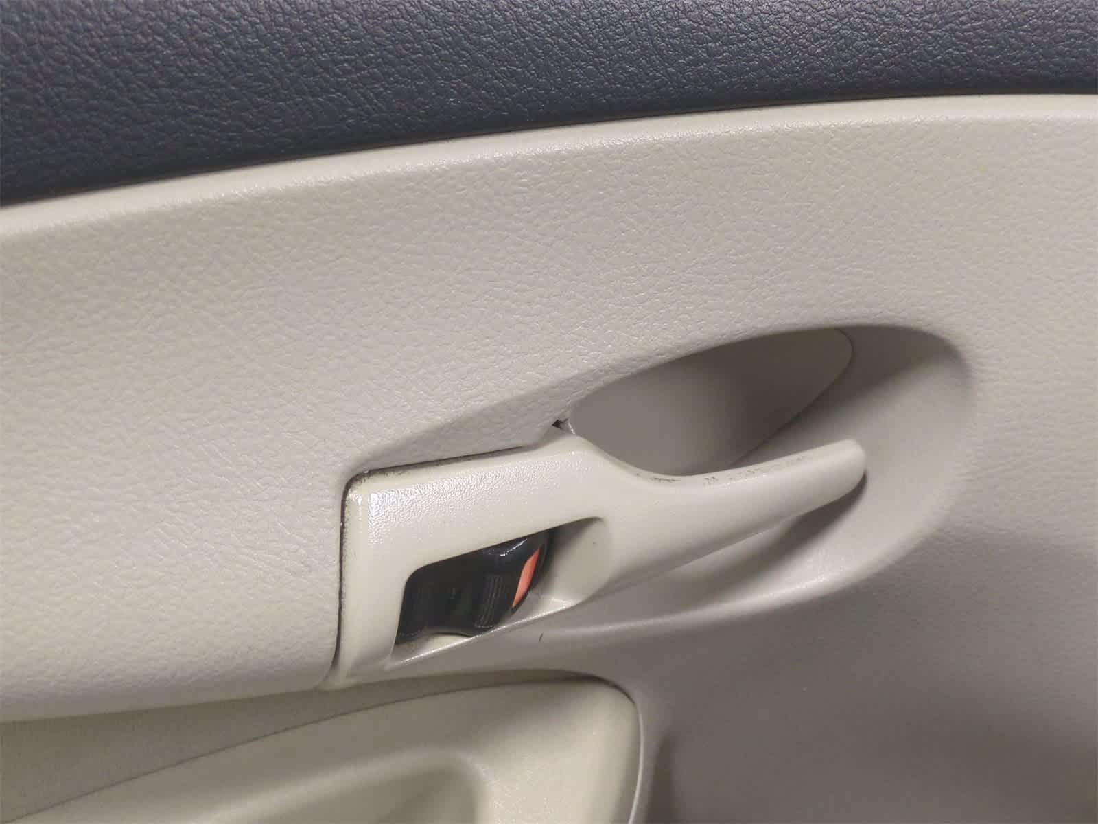 Thumbnail: 2011 Toyota Corolla - 12