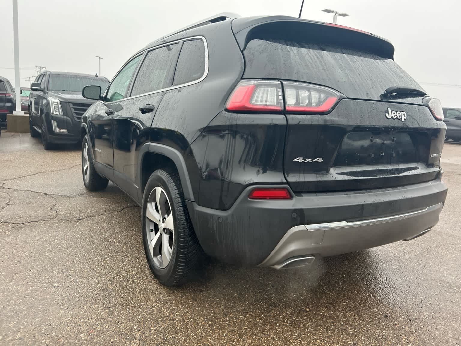 Thumbnail: 2021 Jeep Cherokee - 24