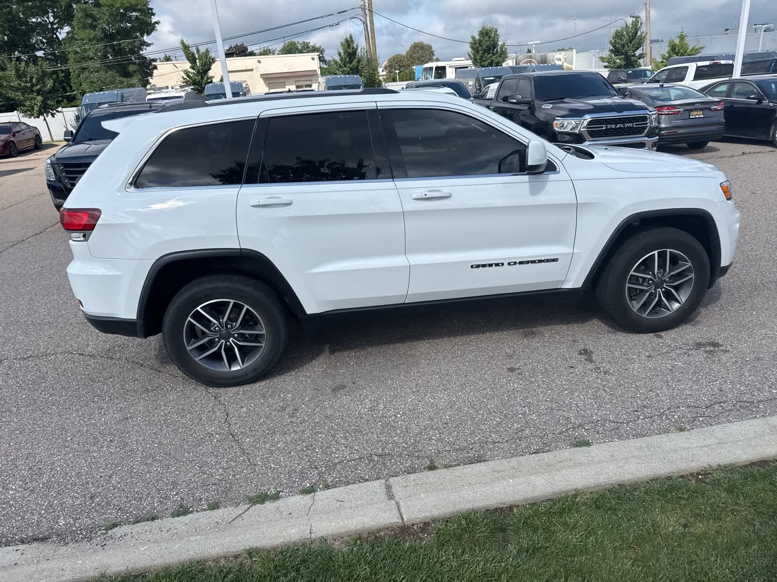 Thumbnail: 2020 Jeep Grand Cherokee - 15