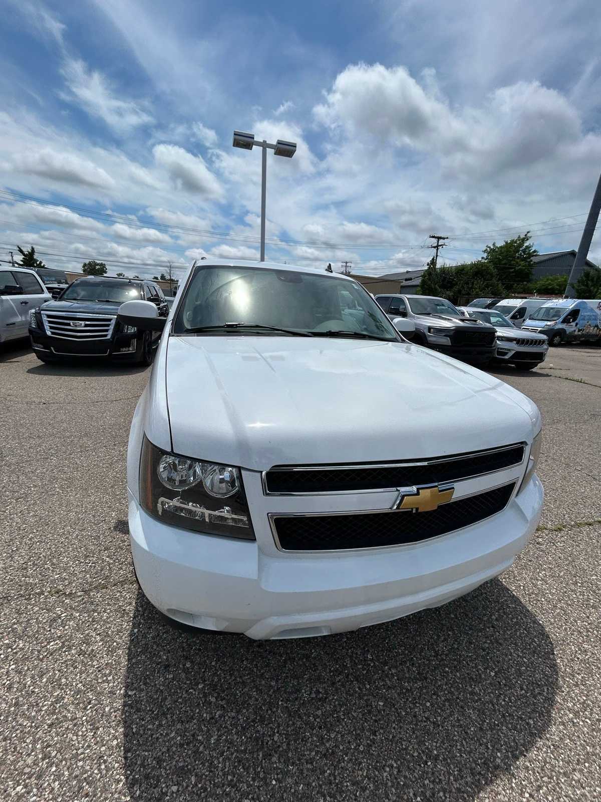 Thumbnail: 2008 Chevrolet Suburban - 8